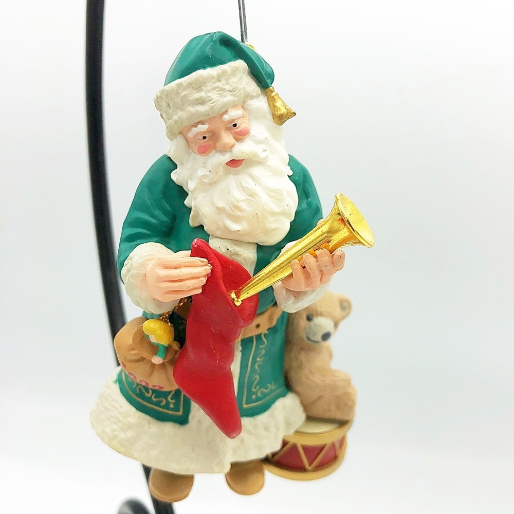 Merry Olde Santa 1992‎ Hallmark Ornament #3 in series